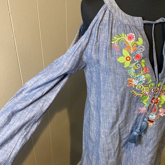 Macbeth Collection by Margaret Josephs Women’s Small Cold Shoulder Embroidered - Picture 3 of 7